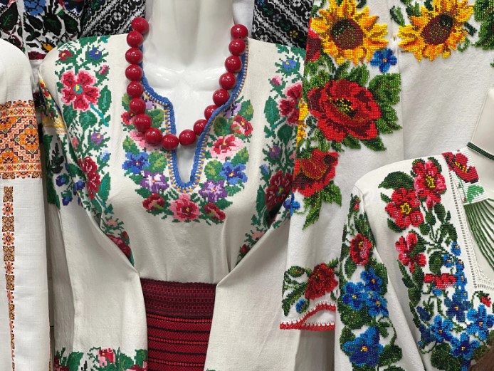 символи у вишивці українців