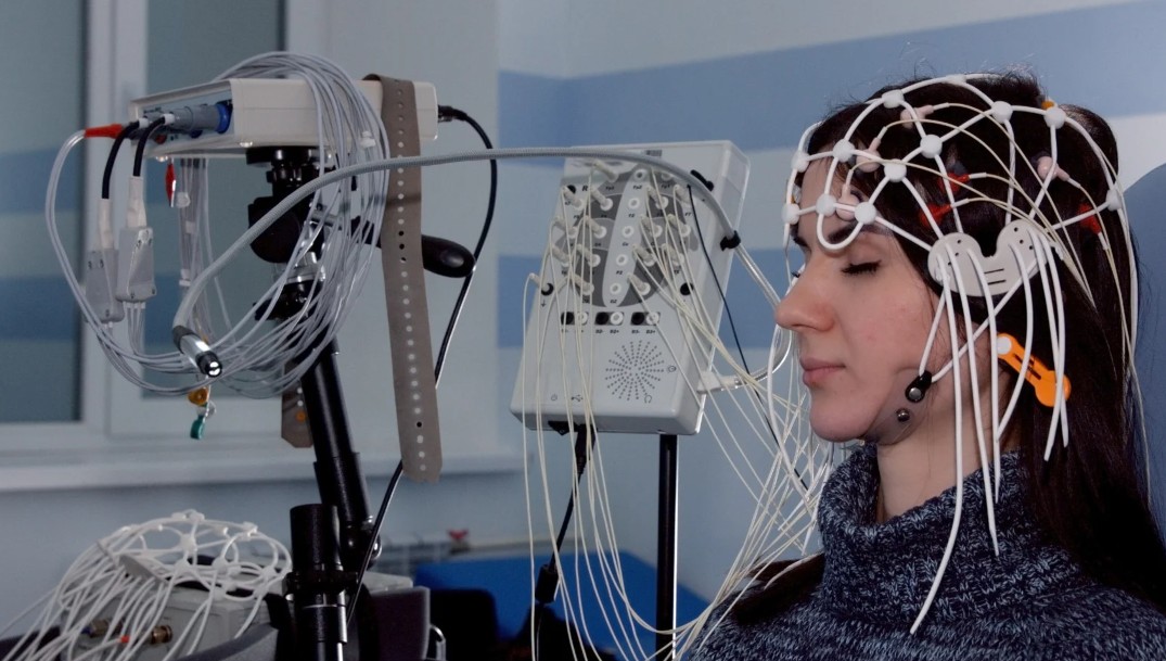 які зміни на ЕЕГ перед епілептичним нападом