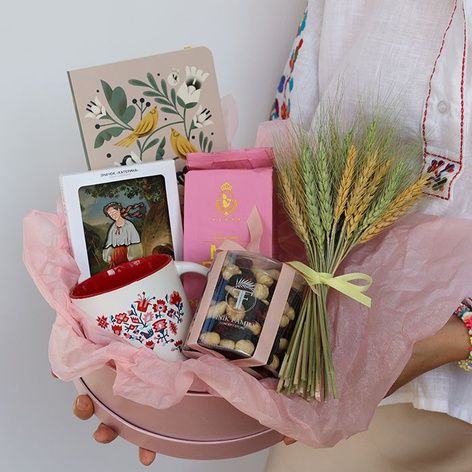 Ідеї подарунків для вчителя на День вчителя. Ідеї подарунків для вчителя на День вчителя.