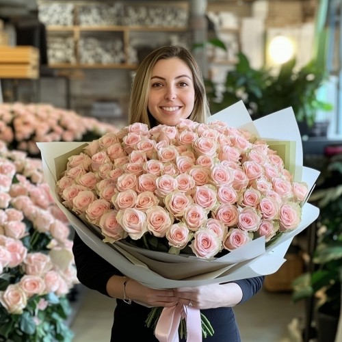 101 рожева троянда 